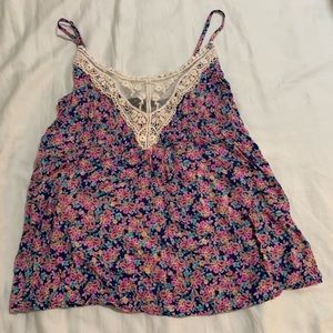 Forever 21 floral sleeveless top with lace